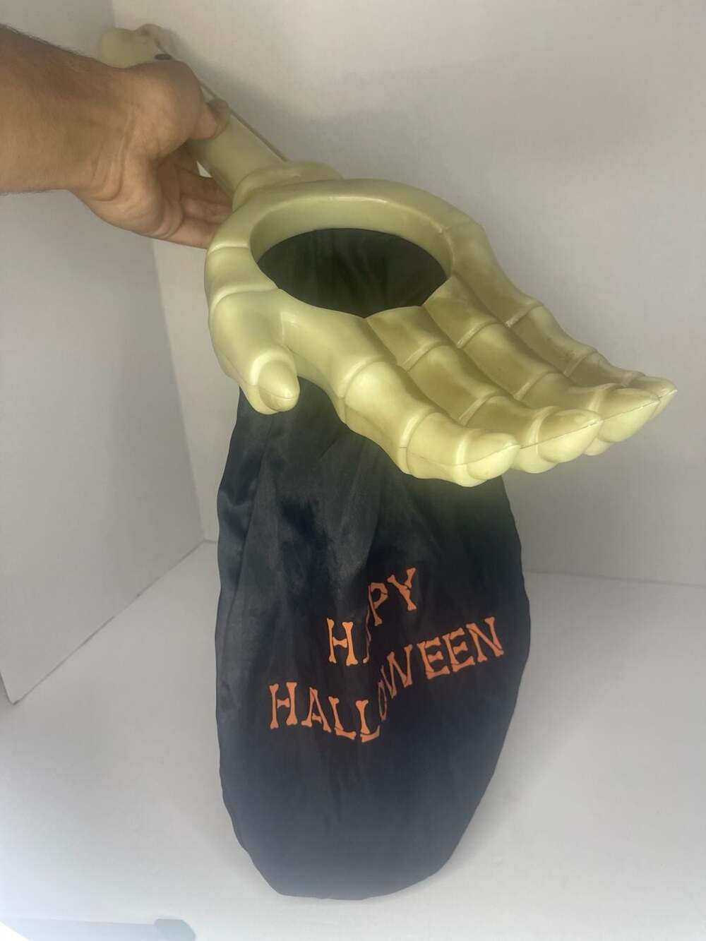 (Restored) Gemmy Industries Talking Skeleton Hand Candy Treat Bag